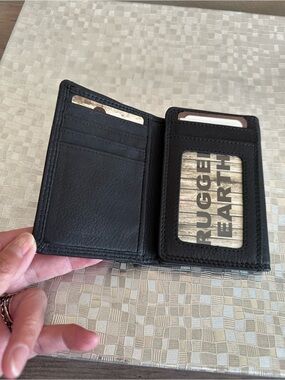 Men's Black Leather Rugged EarthWallet with ID Window, trifold
